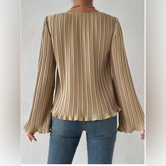 Gold Pleated Bell Sleeve Blouse - Picture 5 of 10